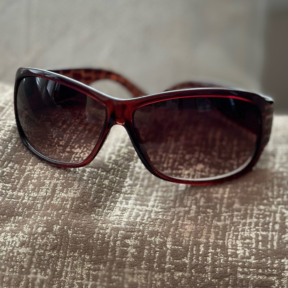 Kenneth Cole Reaction Women’s Sunglasses - Picture 10 of 13